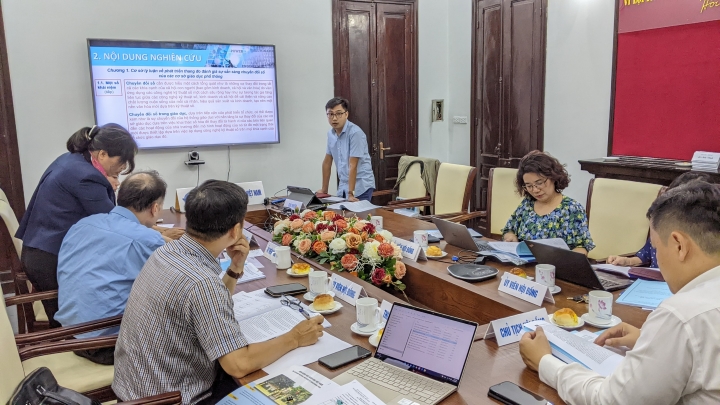Nghiệm thu đề tài KH&CN cấp Viện "Nghiên cứu phát triển thang đo đánh giá sự sẵn sàng cho chuyển đổi số của cơ sở giáo dục phổ thông ở Việt Nam"